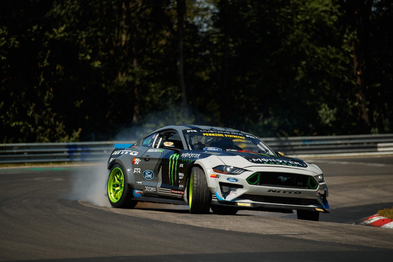 Spektakuläres Ford-Video: Vaughn Gittin Jr. driftet als erster Fahrer überhaupt über die komplette Nürburgring-Nordschleife
