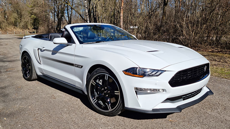 Ford MUSTANG California Special (Oxford White)