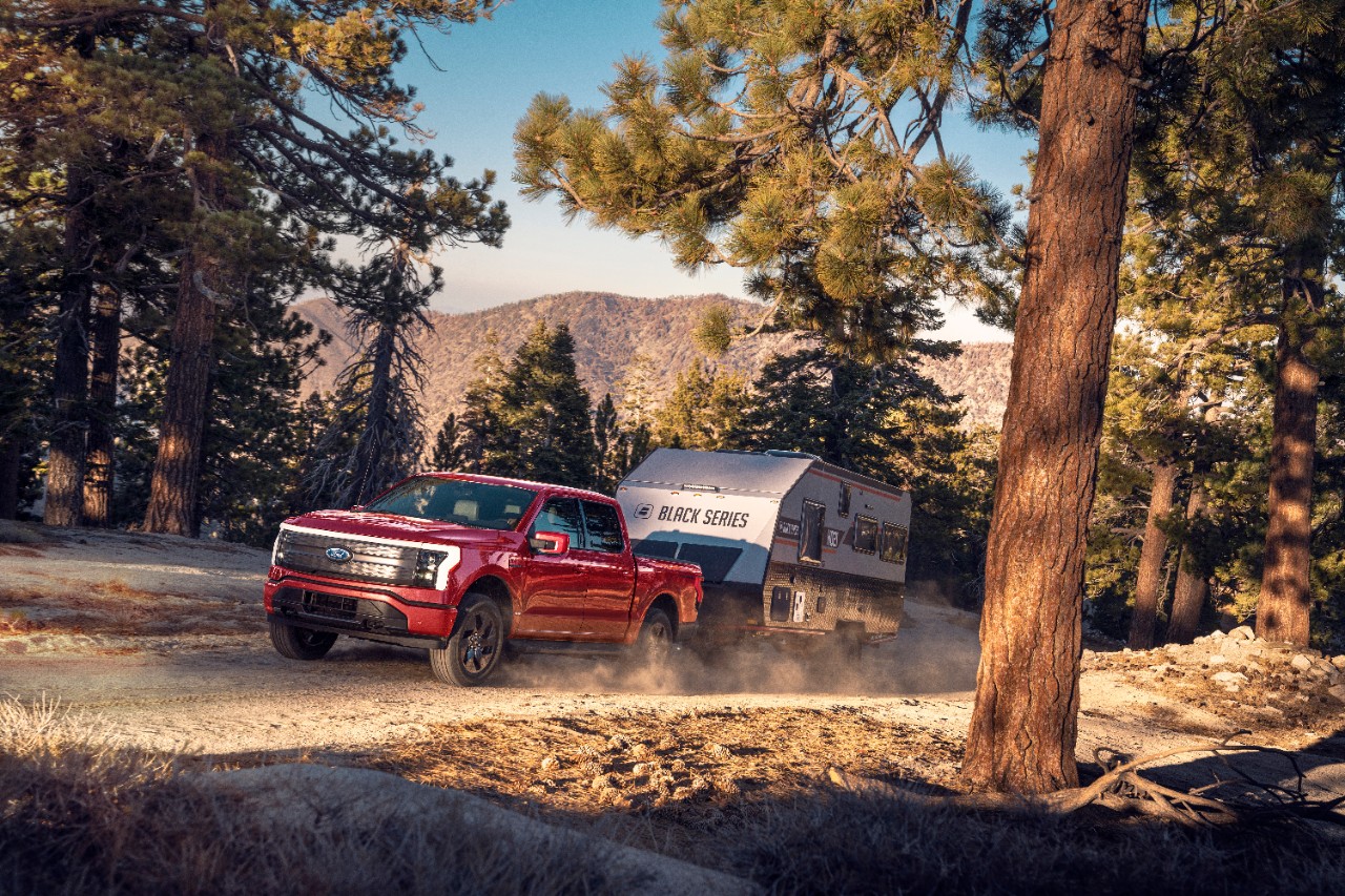 Muskeln und Köpfchen: Mit der Software des Ford F-150 Lightning wird die maximale Reichweite beim Transport genau berechnet