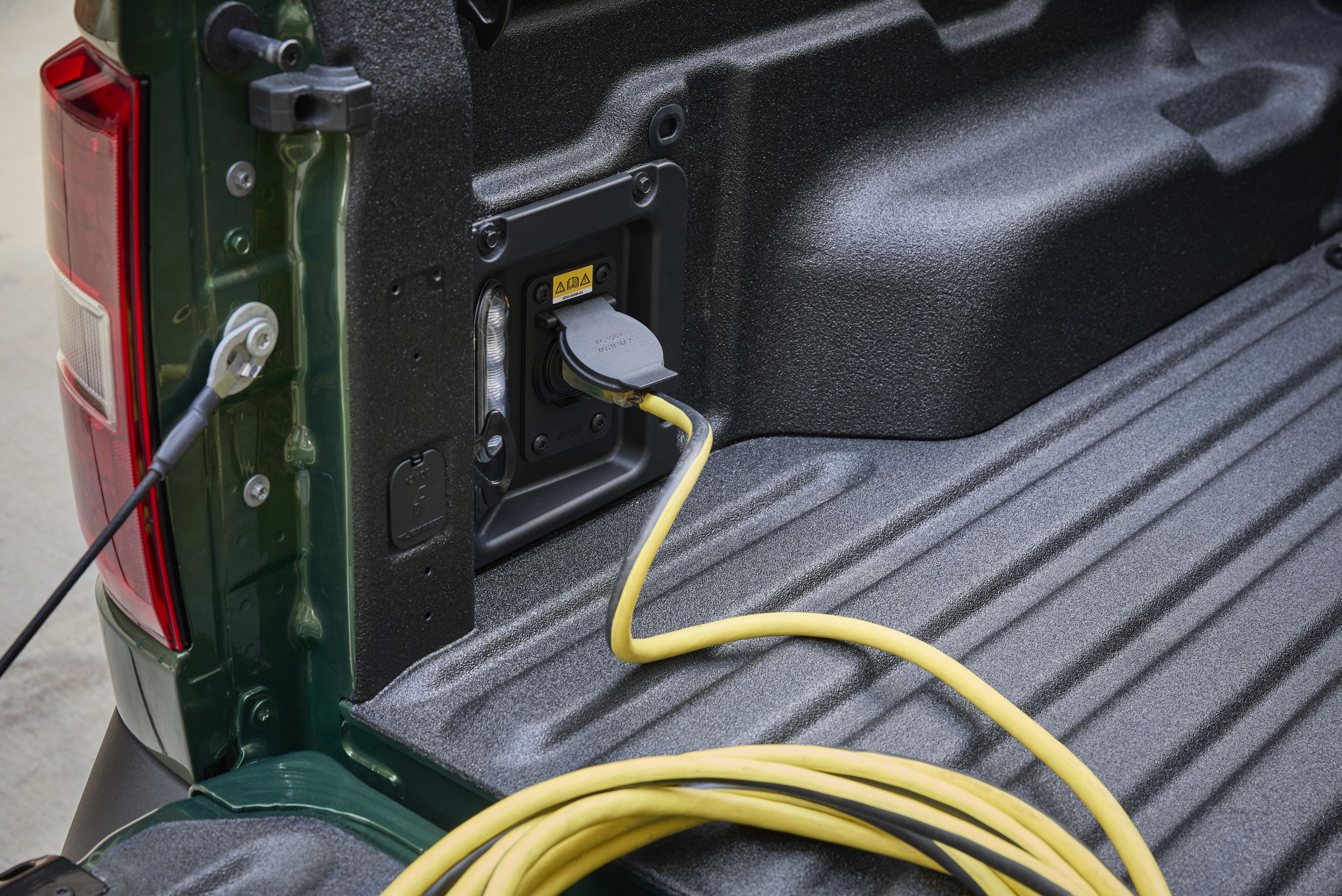 2025-ford-maverick-lariat_12-4096x2736