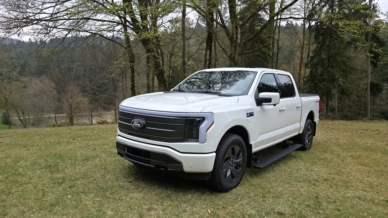 2026 Ford F-150 Lightning Oxford White