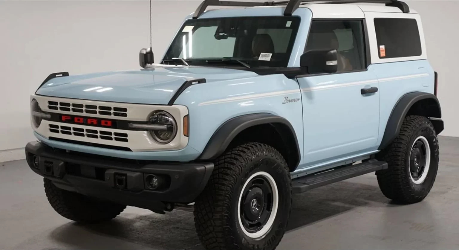 2024 Ford Bronco Heritage Edition Robins Egg Blue 01